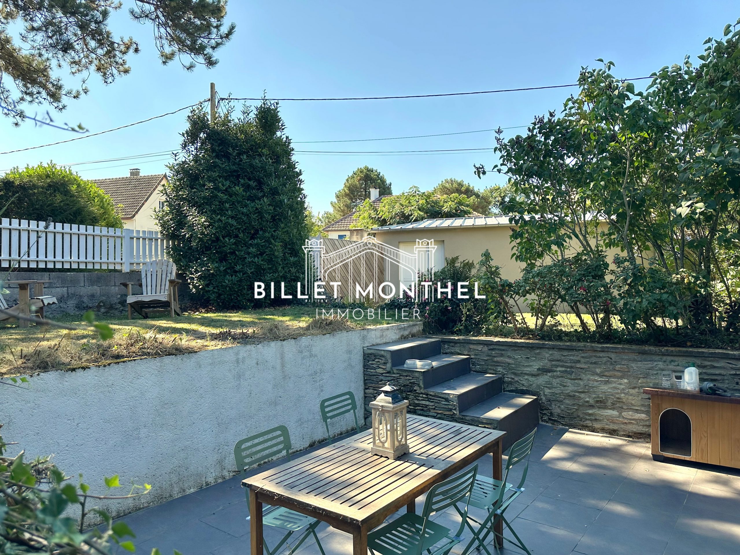 maison-longere-tourlaville-cherbourg-en-cotentin-ensemble-jardin-terrasse