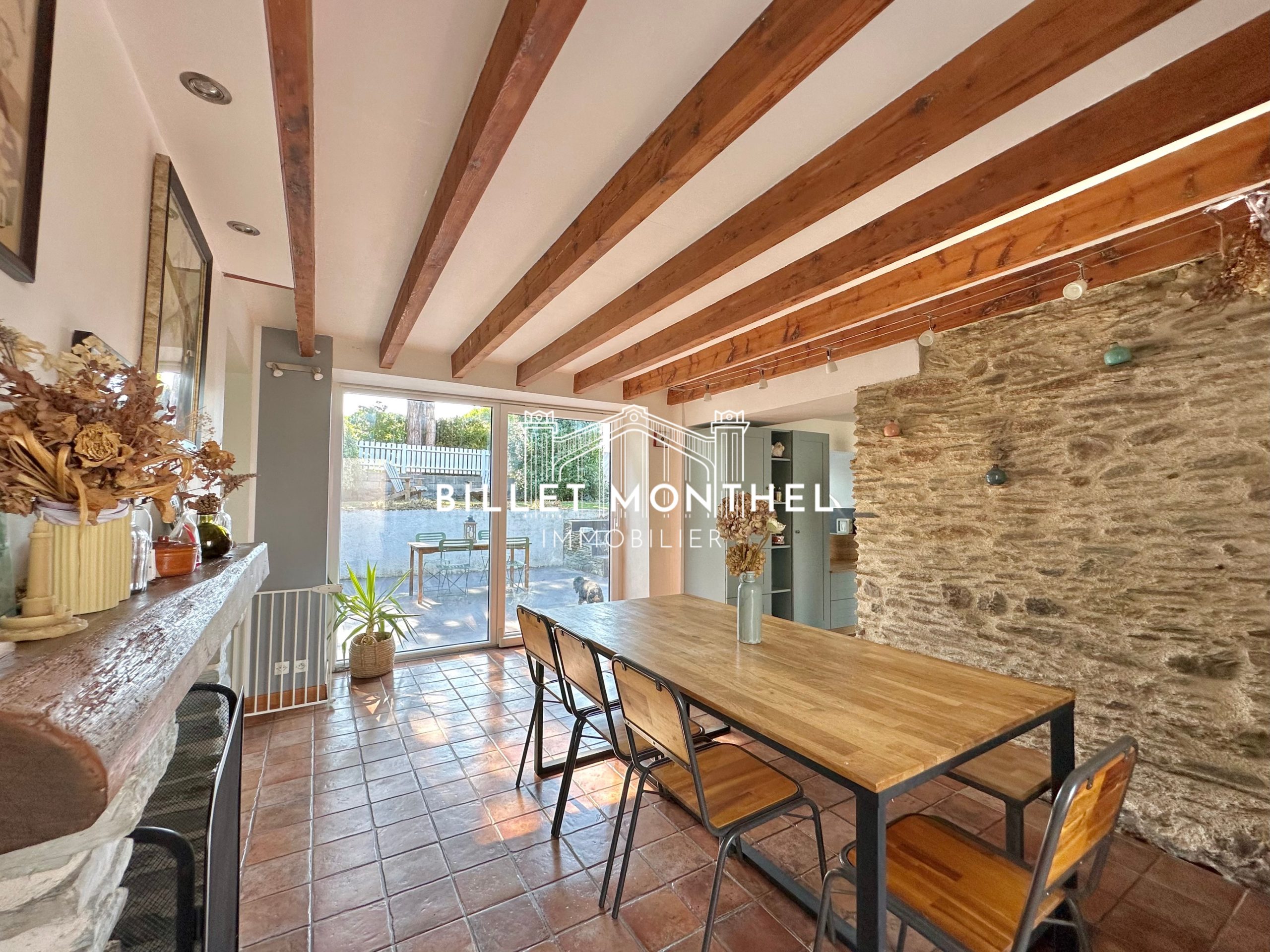 maison-longere-tourlaville-cherbourg-en-cotentin-salle-à-manger-grand-angle