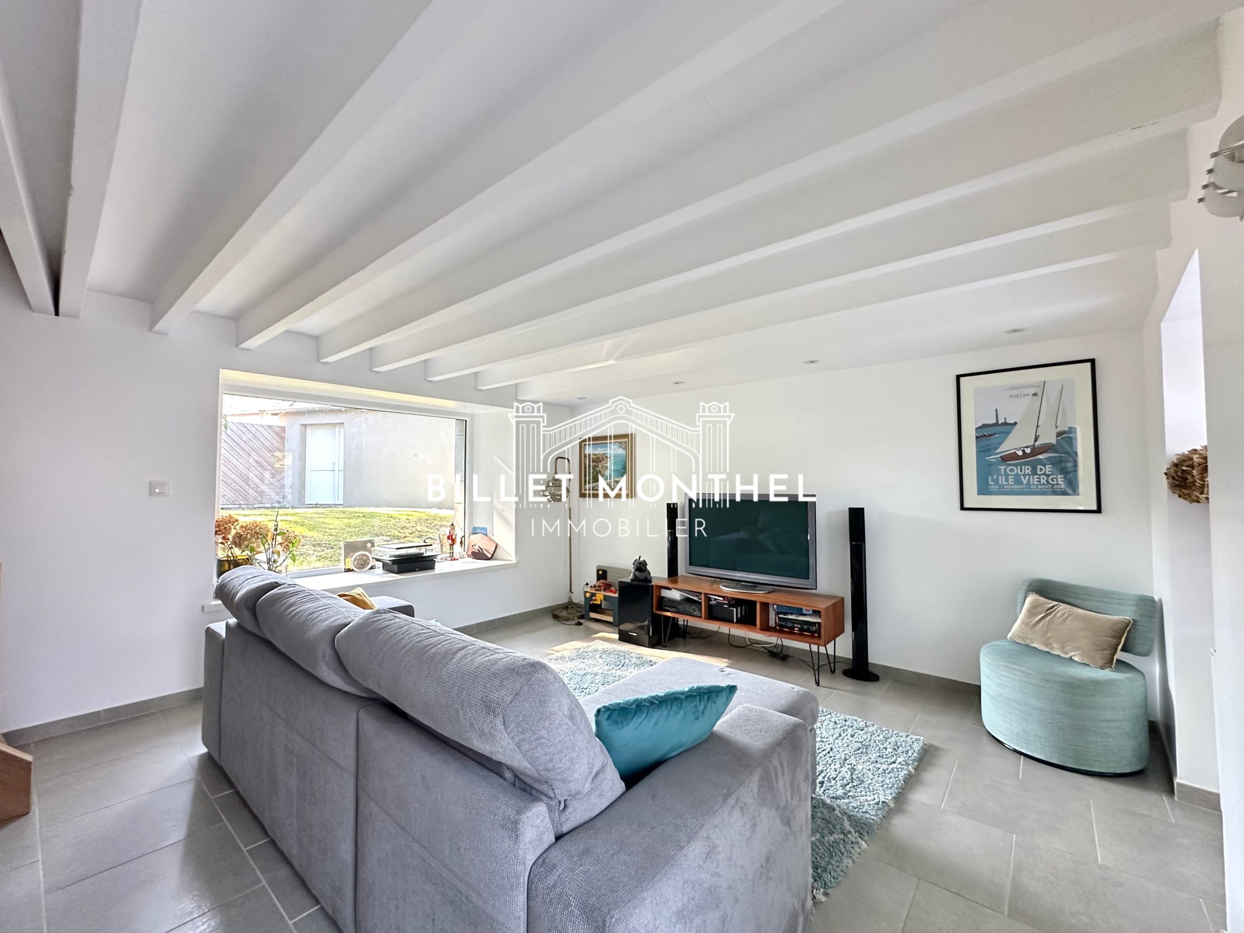 maison-longere-tourlaville-cherbourg-en-cotentin-salon-vue-jardin