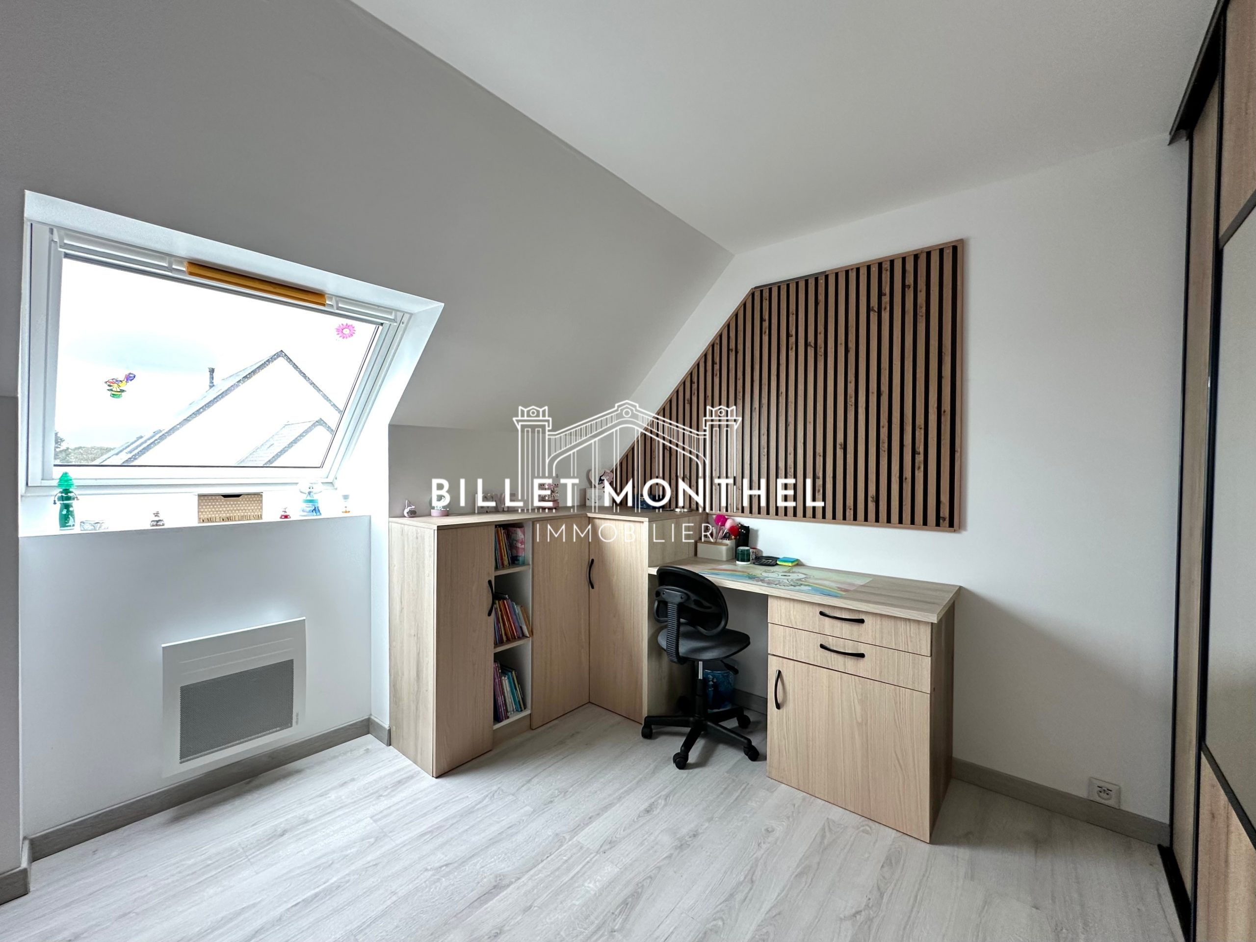 maison-acqueville-chambre-quatrième-espace-bureau