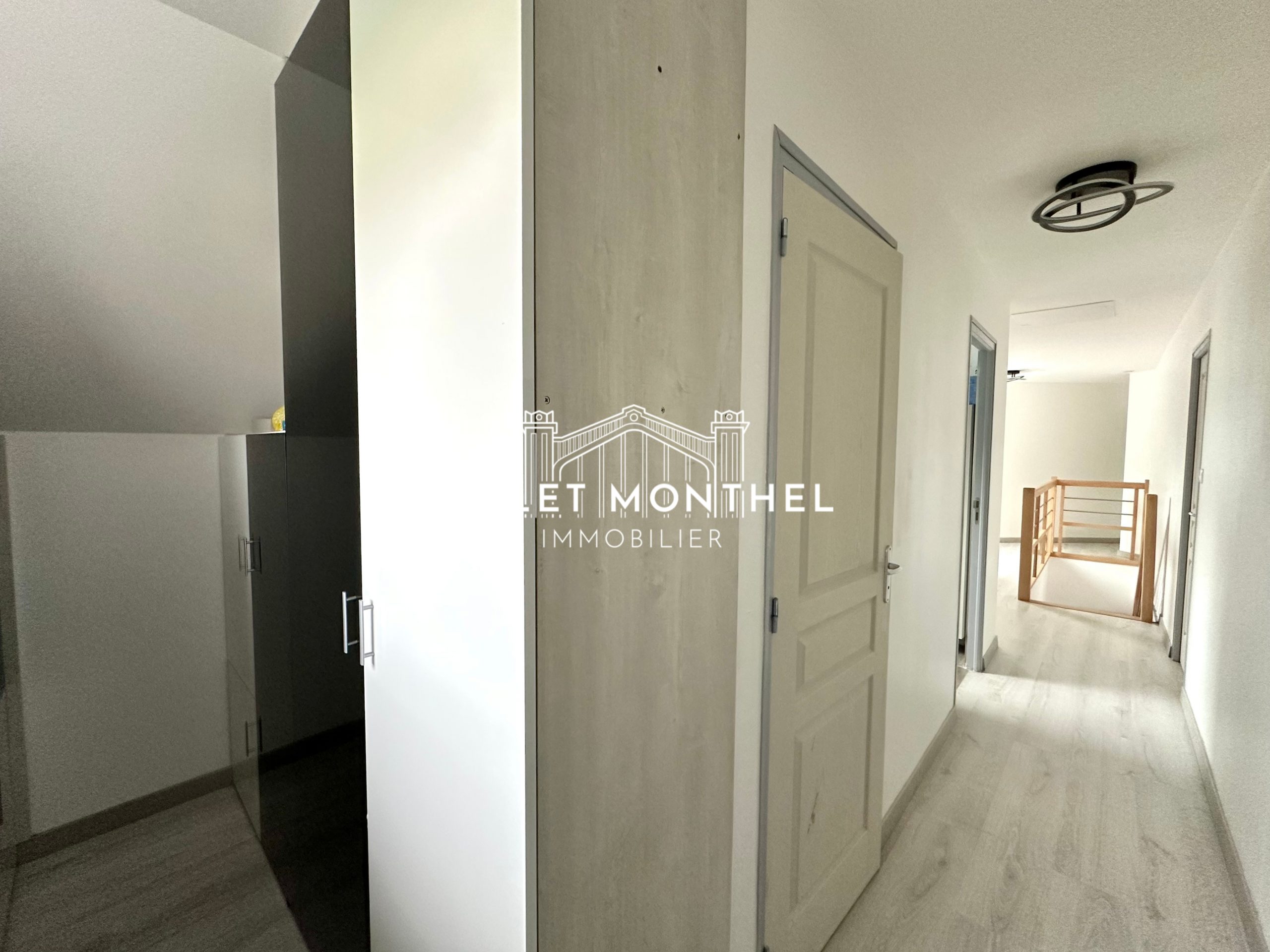 maison-acqueville-palier-premier-étage