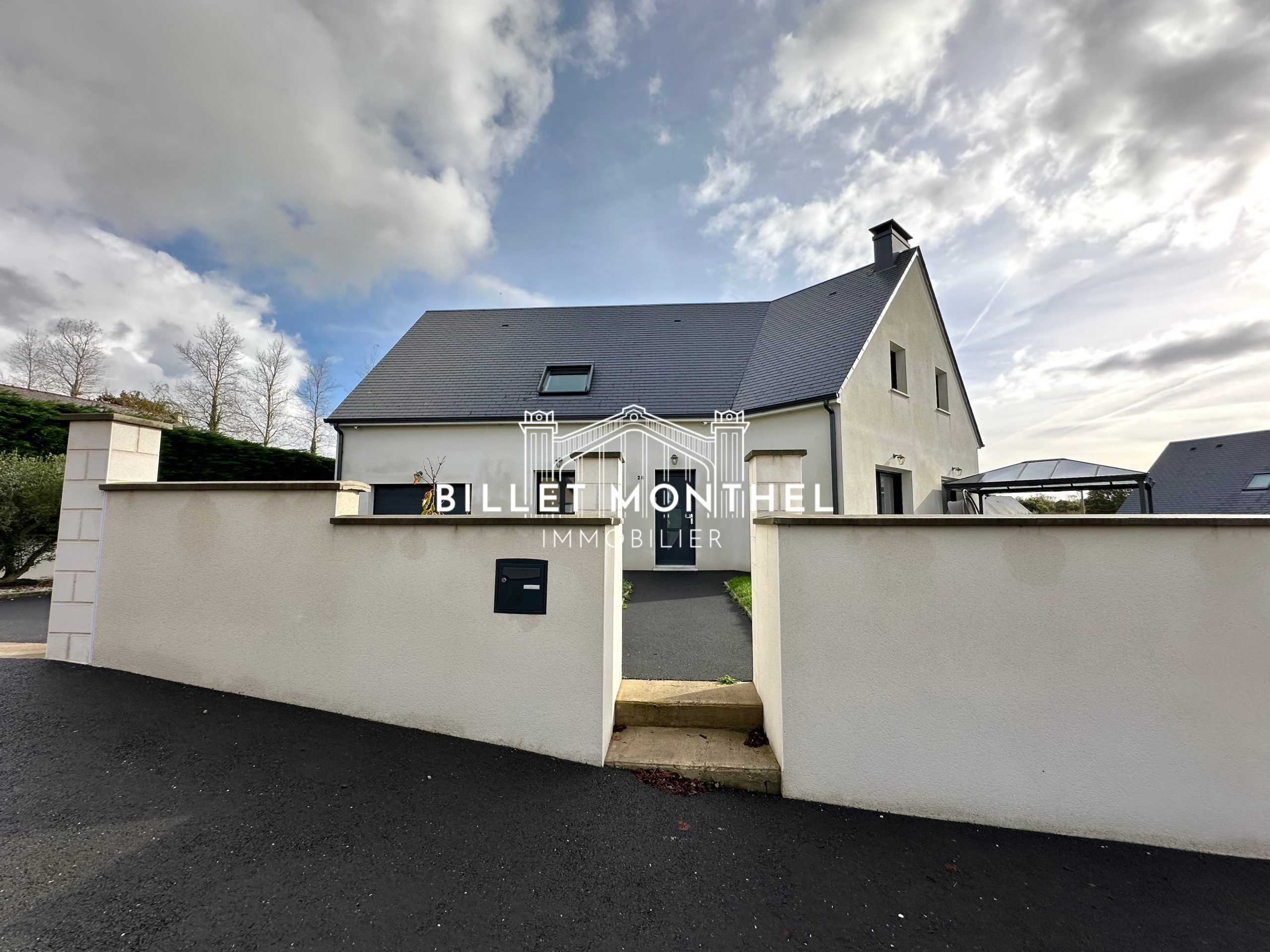 maison-acqueville-vue-ensemble-extérieur