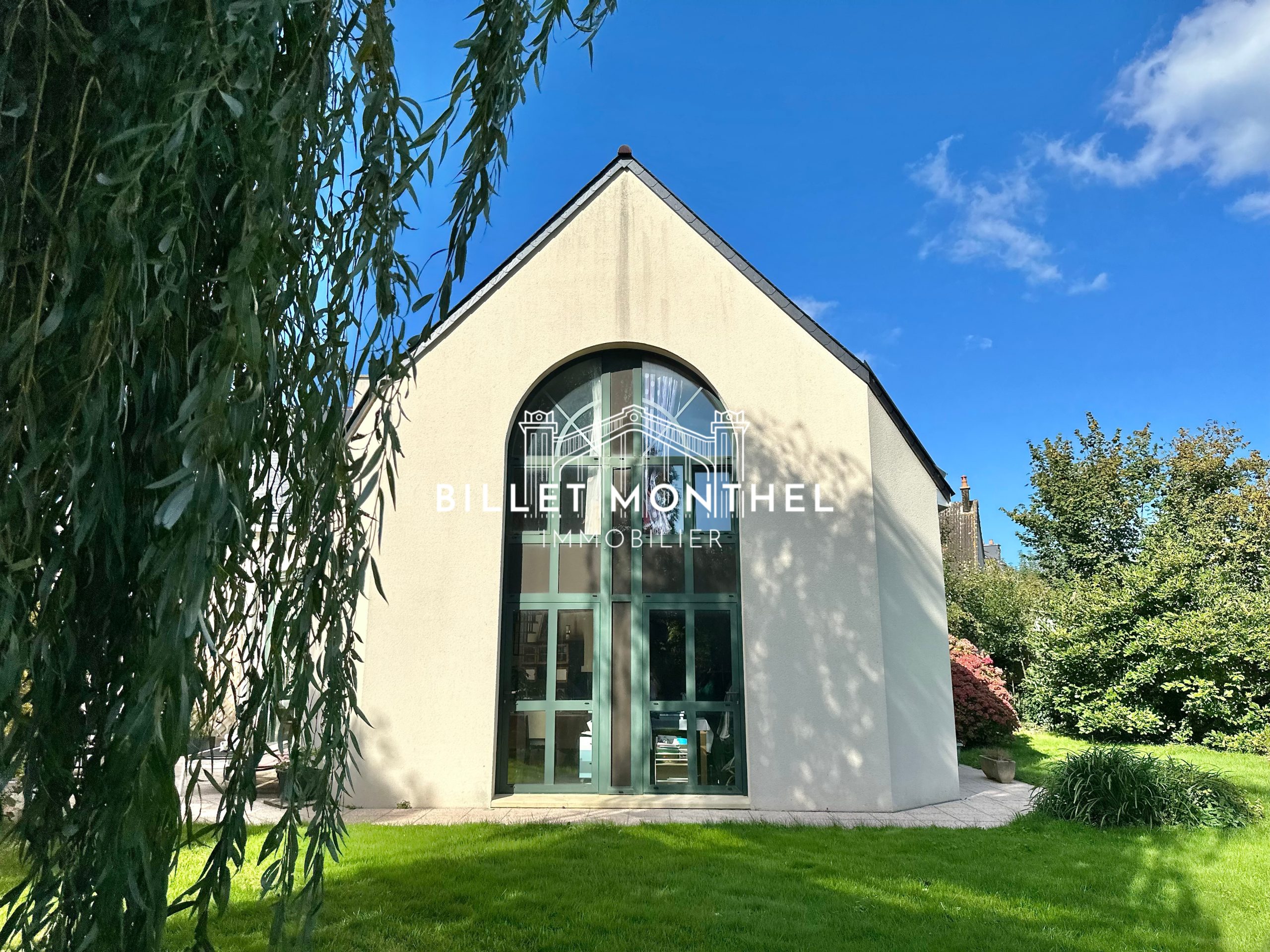 maison-cherbourg-tourlaville-centre-extérieur-grande-baie-vitrée-luminositée