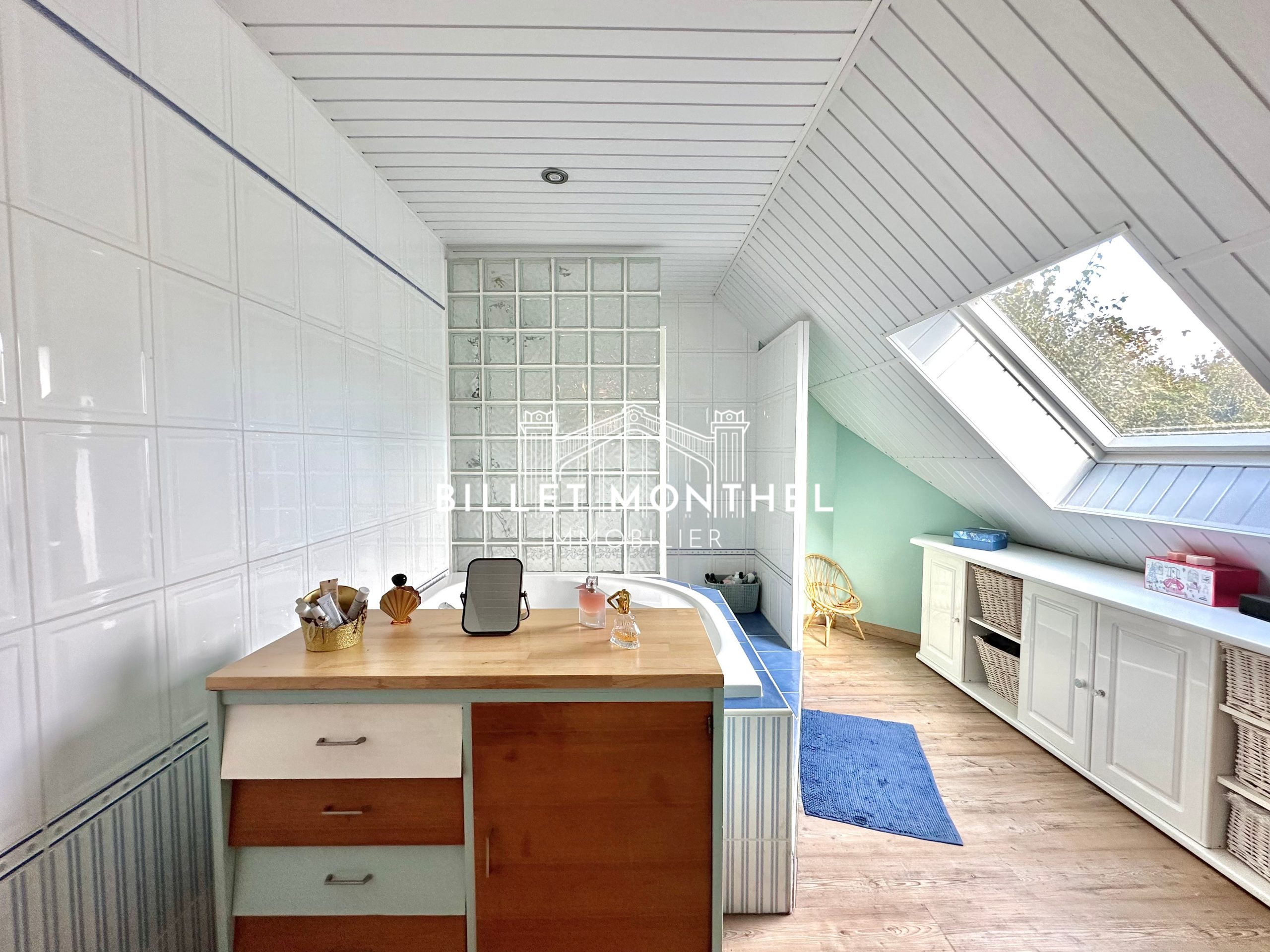 maison-cherbourg-tourlaville-centre-salle-de-bains-vue-linéaire