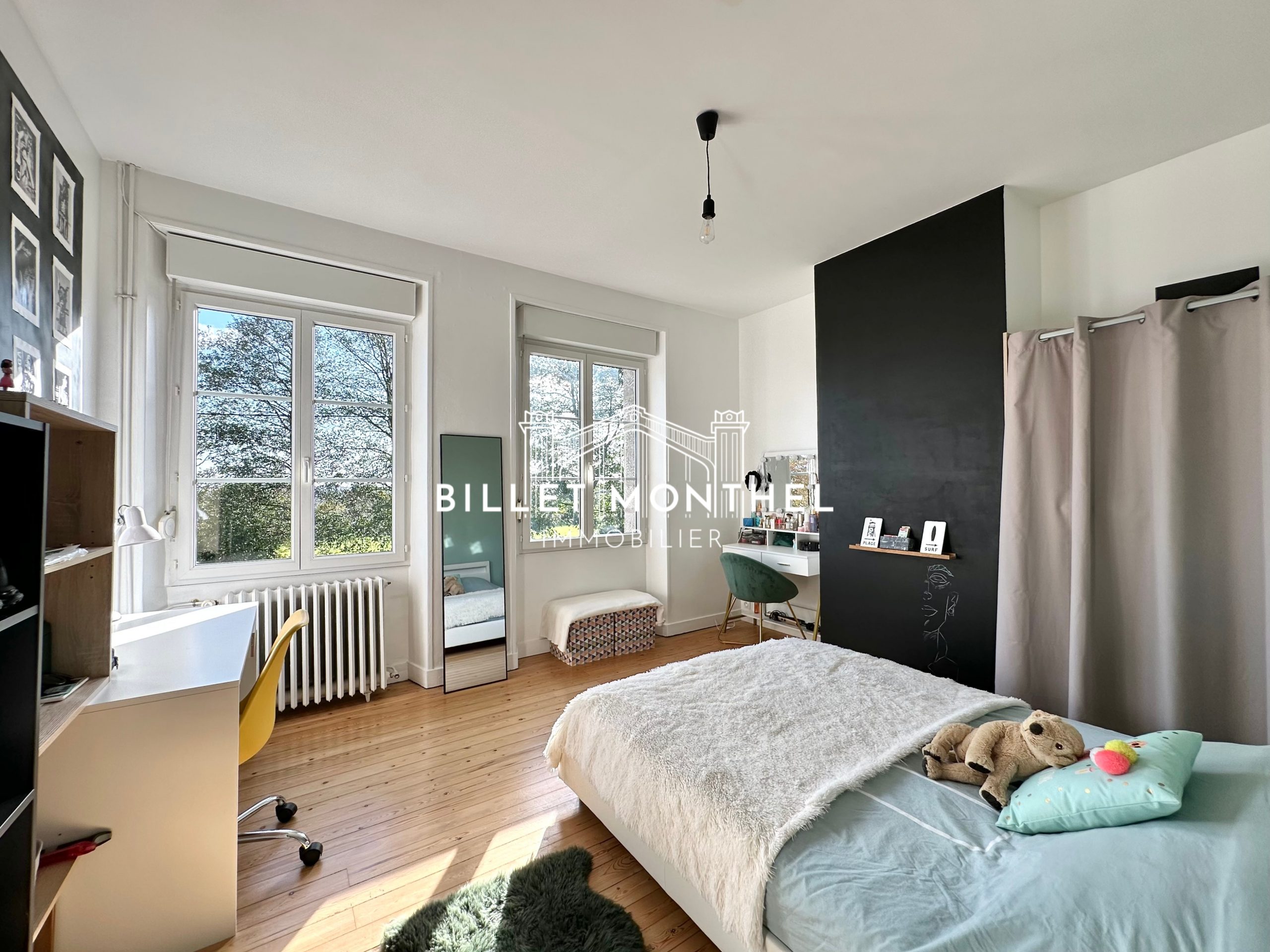 chambre-pastel-lumineuse-maison-elegante-octeville-cherbourg-en-cotentin