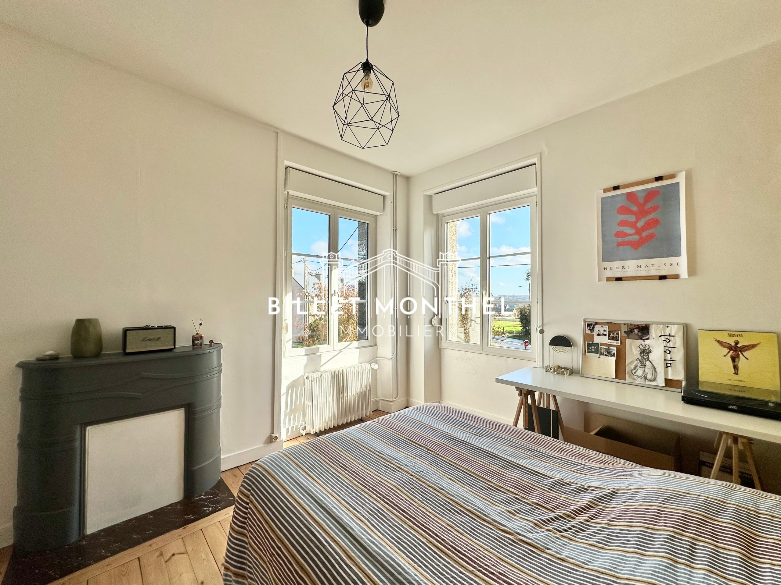 chambre3-lumineuse-maison-elegante-octeville-cherbourg-en-cotentin