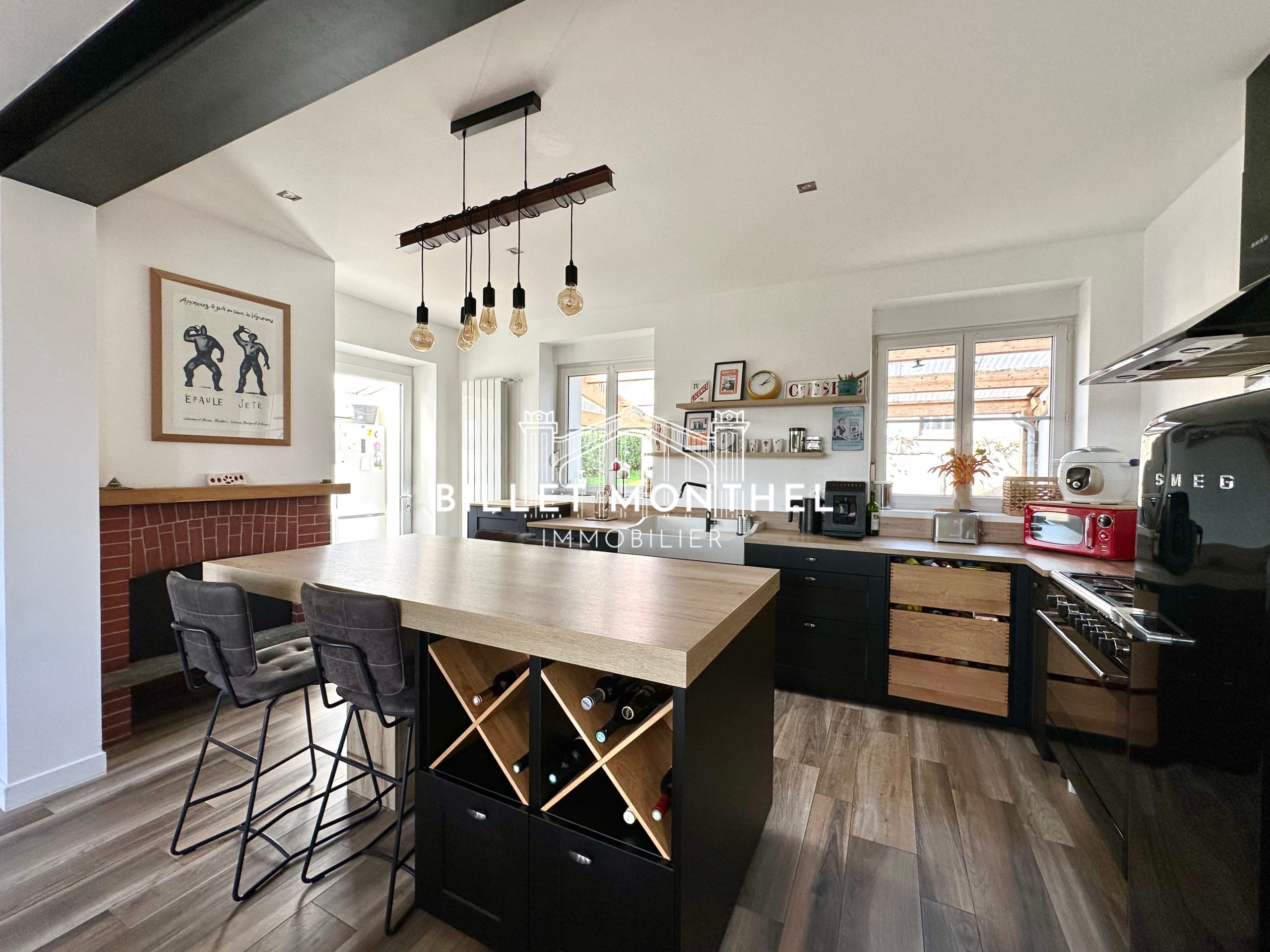 cuisine-amenagee-equipee-maison-elegante-octeville-cherbourg-en-cotentin-plan-de-travail-îlot