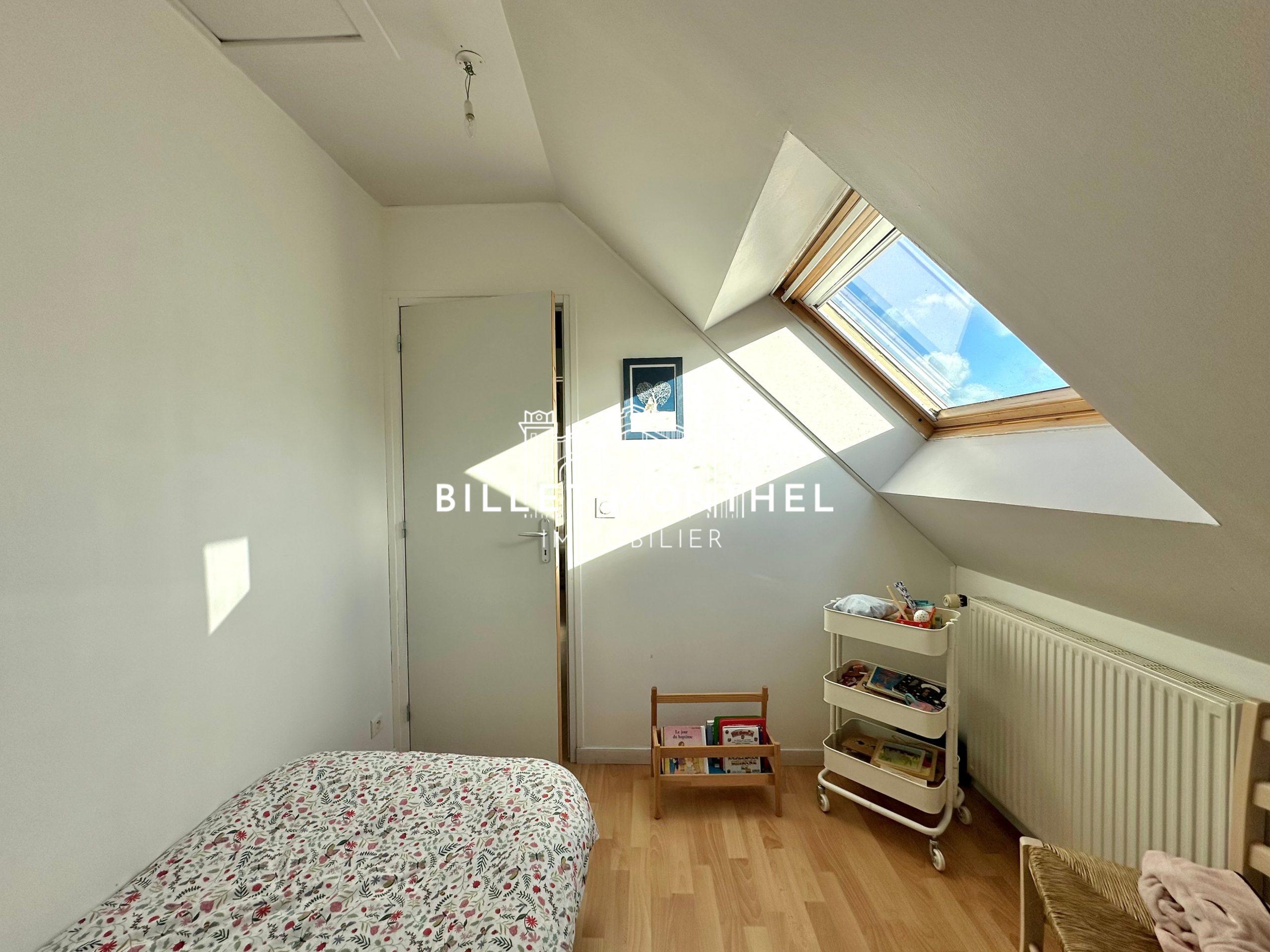 maison-proche-centre-ville-naval-group-chambre-petite-sous-combles