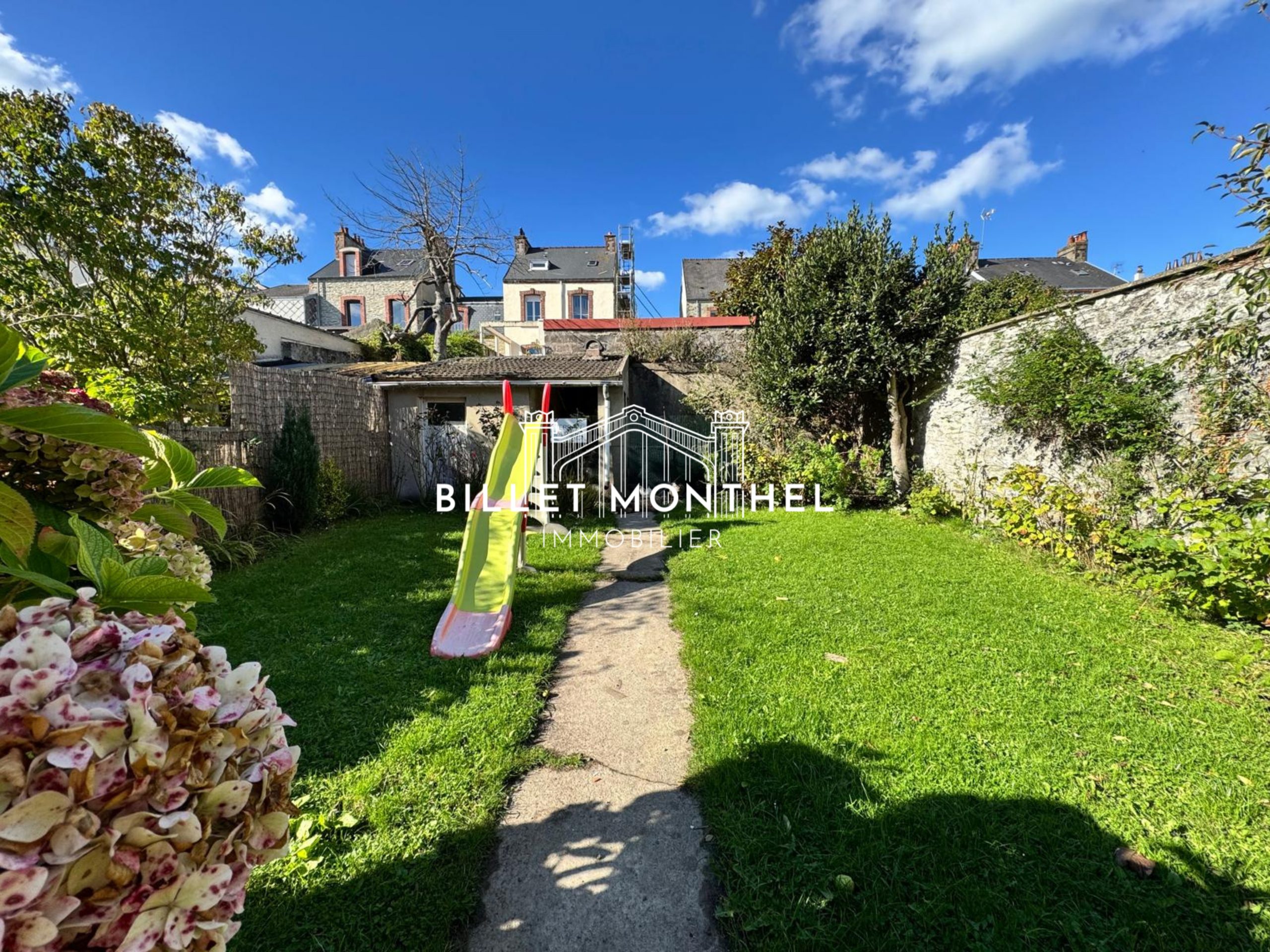 maison-proche-centre-ville-naval-group-jardin-hortensias