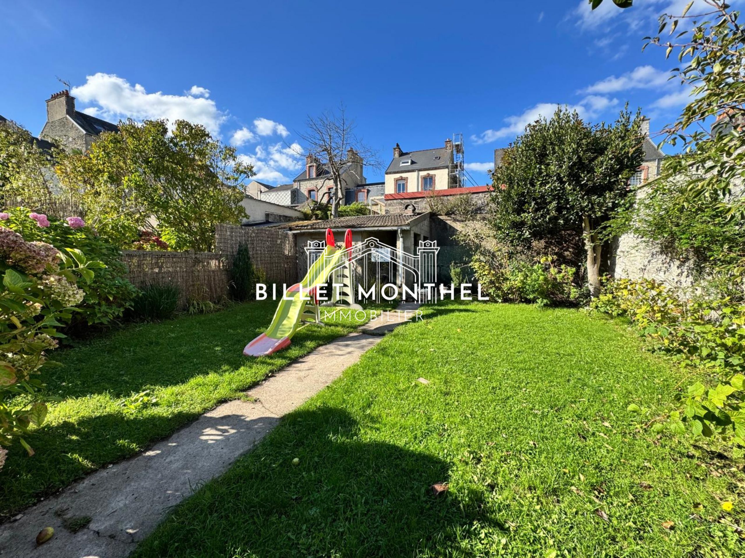 maison-proche-centre-ville-naval-group-jardin