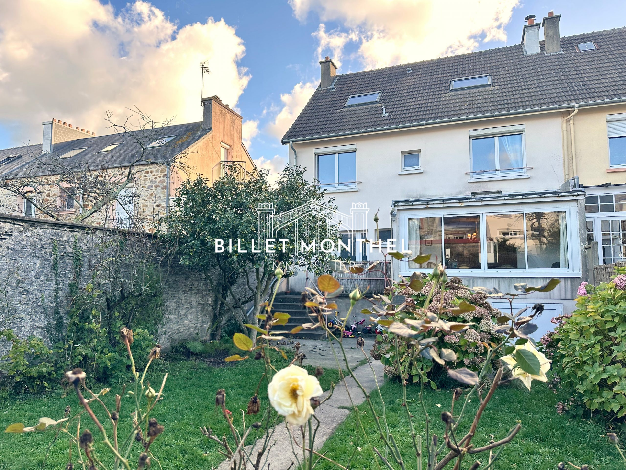 maison-proche-centre-ville-naval-group-vue-exétrieur