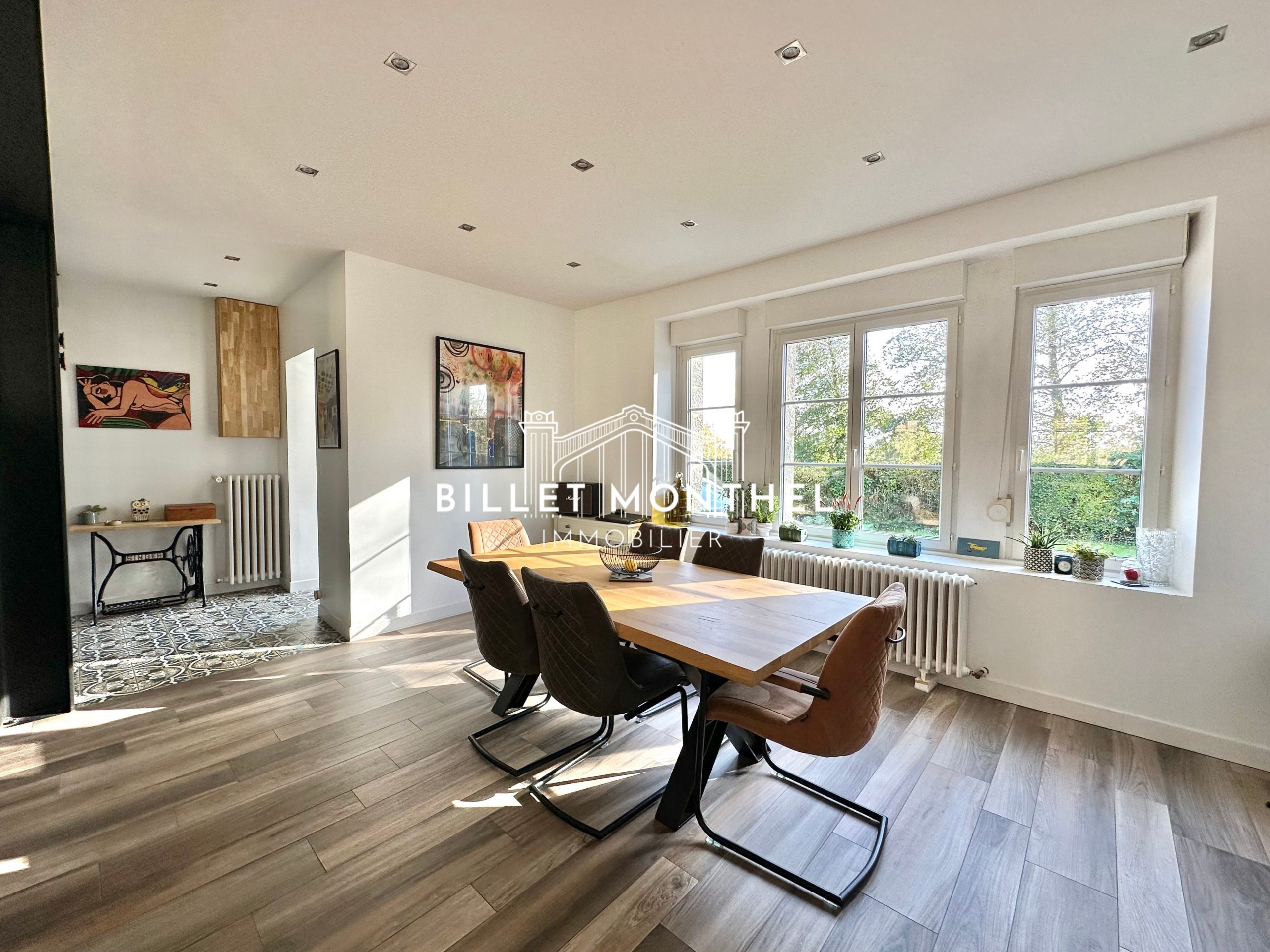 salle-à-manger-cuisine-maison-elegante-octeville-cherbourg-en-cotentin